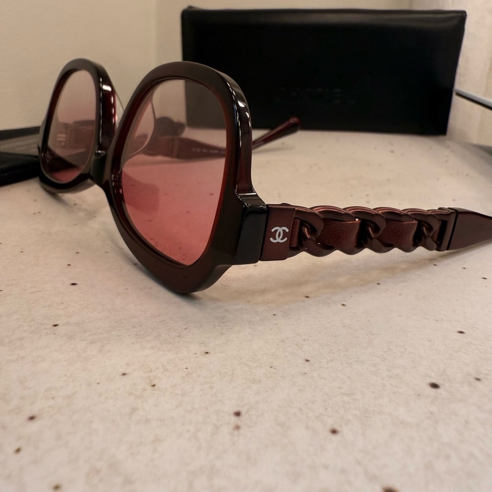 CHANEL Burgundy and Black Sunglasses - Picture 7 of 11